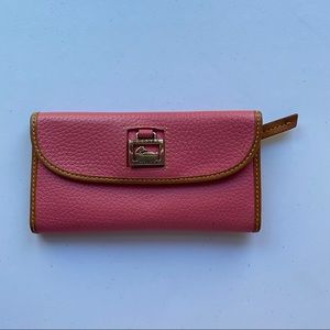 Dooney & Bourke wallet